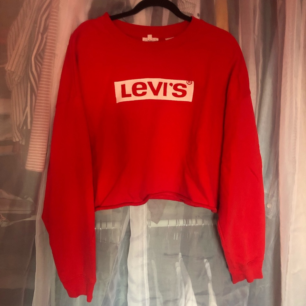 Red Cropped Levi’s Crewneck